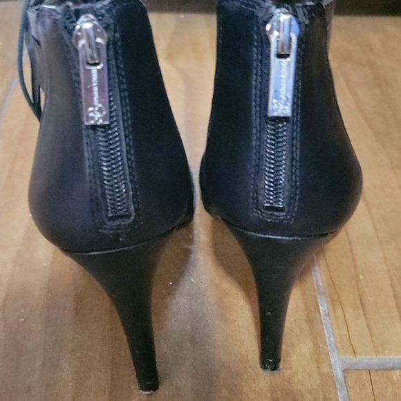 Jessica Simpson Black Heels - Picture 3 of 5